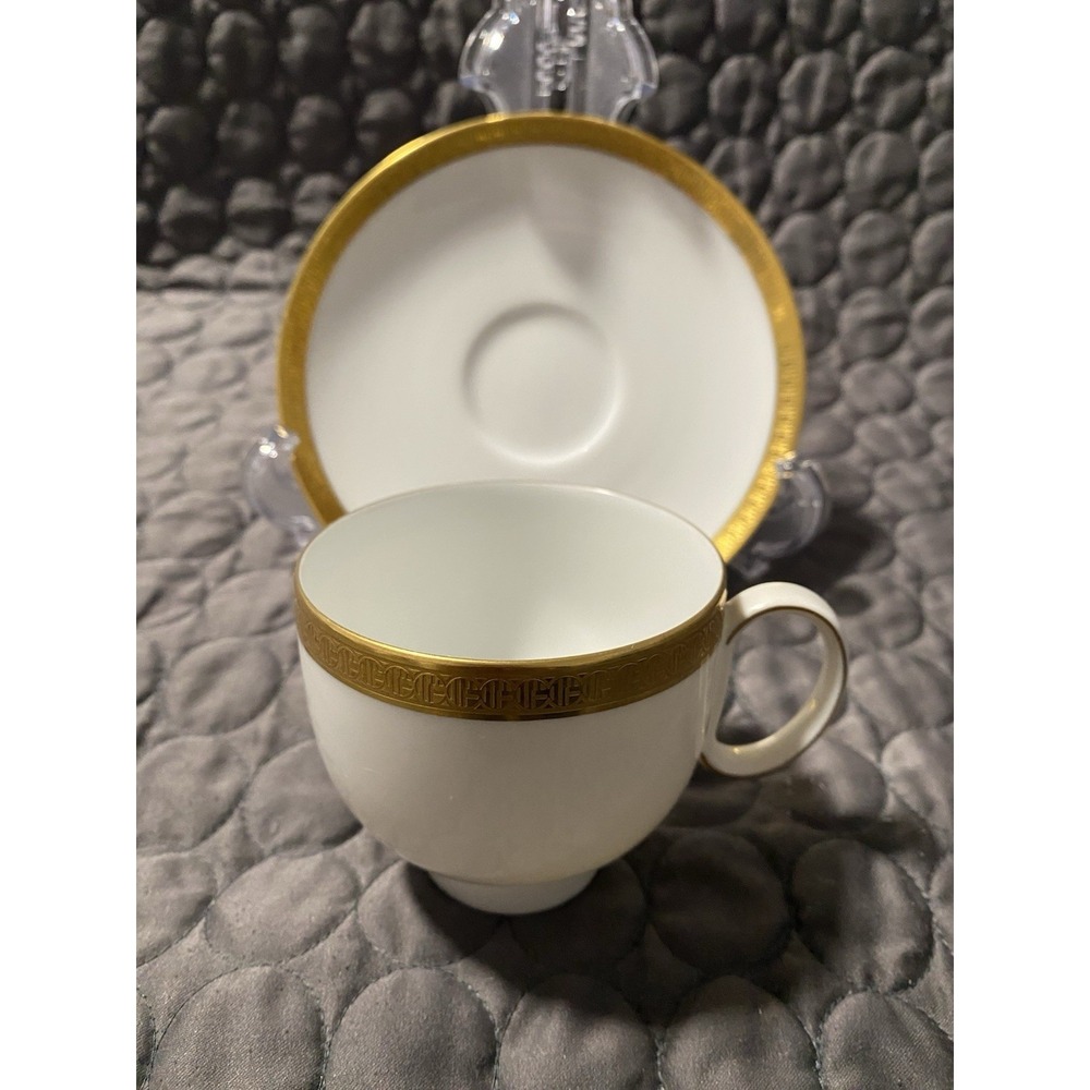 VNTG Crown Heinrich H & Co Selb Bavaria Cup & Saucer Demitasse Set Gold Trims